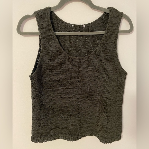 Sleeveless Knit Top - Picture 3 of 8